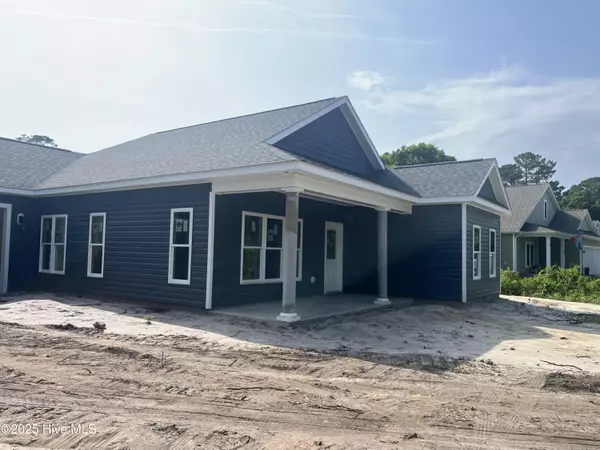 Cape Carteret, NC 28584,121 Pine Needle CIR