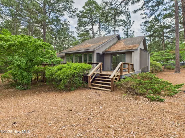 Pinehurst, NC 28374,115 Scott RD