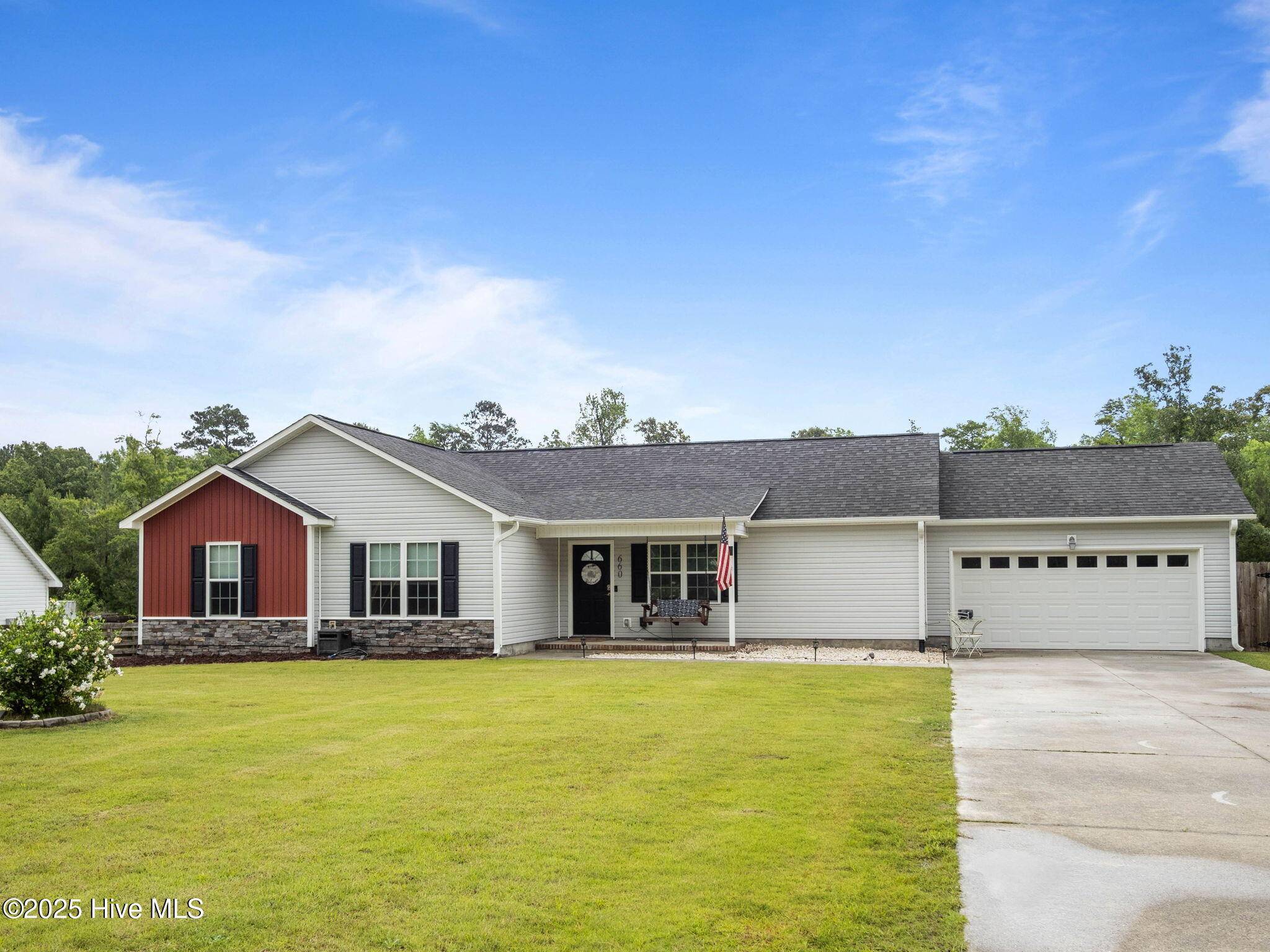 Hubert, NC 28539,660 Riggs RD