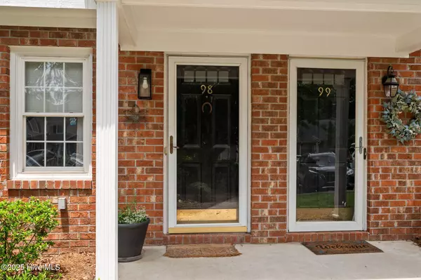 Greenville, NC 27858,98 Barnes ST