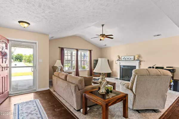 Jacksonville, NC 28546,725 Radiant DR