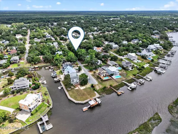 104 SW 24th ST, Oak Island, NC 28465