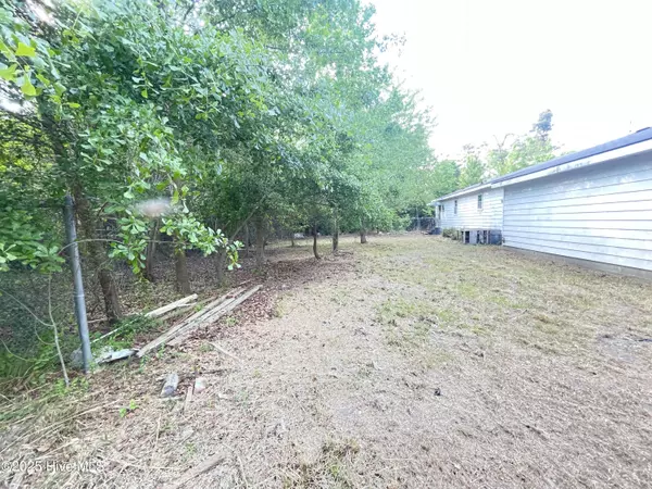 Clinton, NC 28328,1659 W Darden RD