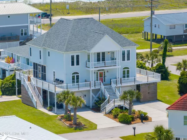 North Topsail Beach, NC 28460,306 Marina WAY