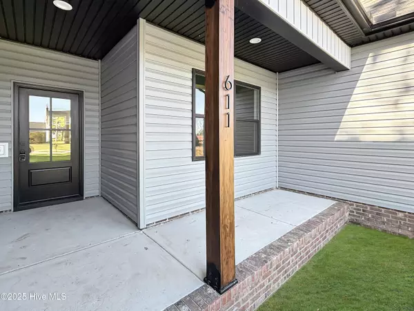 Elizabeth City, NC 27909,611 Small DR