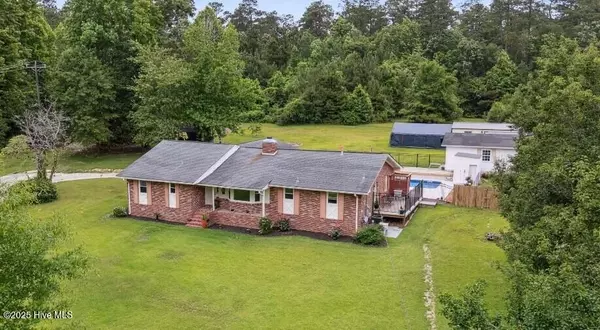 208 Church RD, Riegelwood, NC 28456