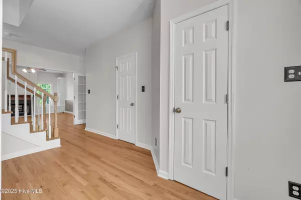 Cedar Point, NC 28584,142 Magens WAY