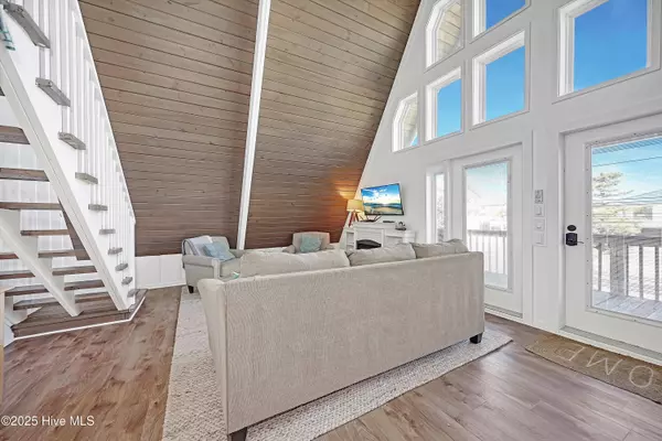 Ocean Isle Beach, NC 28469,202 E 2nd ST