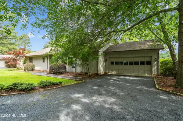 106 Millstone RD, West End, NC 27376