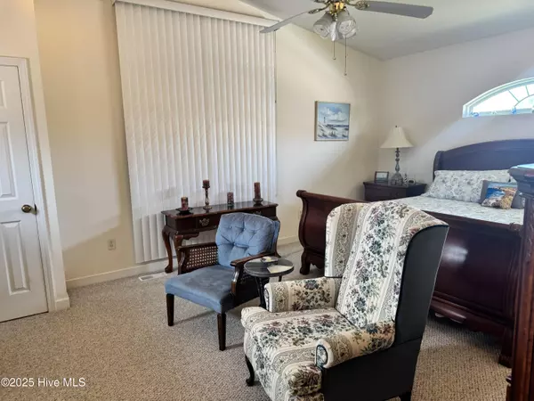 Surf City, NC 28445,324 N Topsail DR