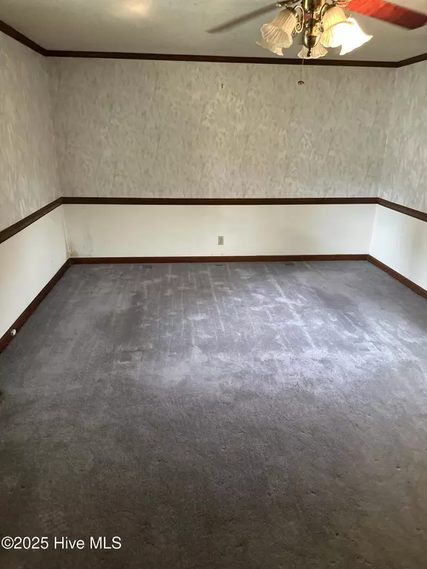 Whitakers, NC 27891,207 South ST