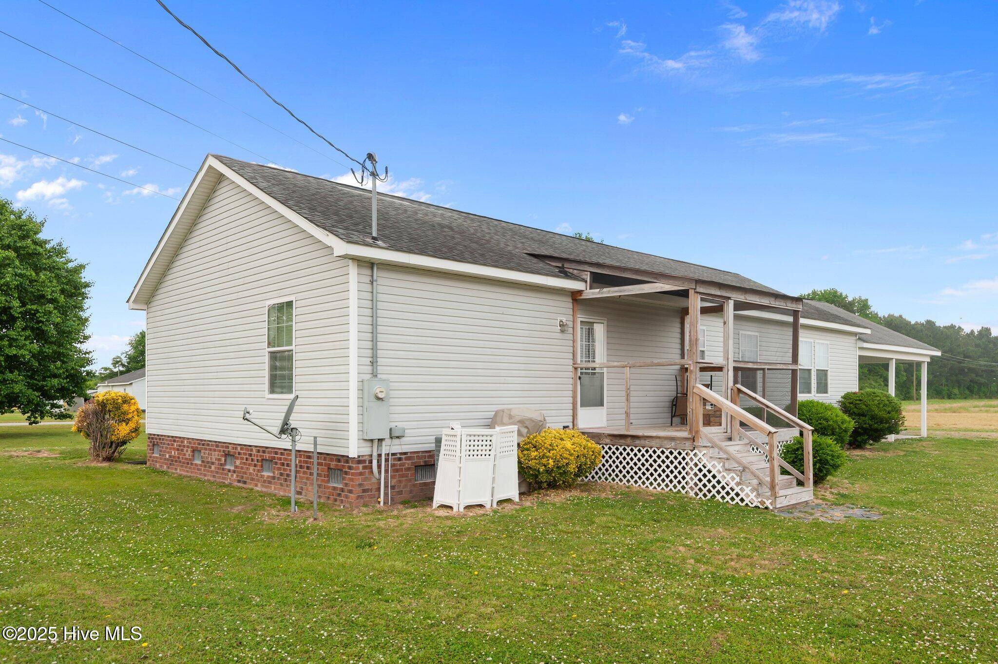 Snow Hill, NC 28580,339 Dailtown RD