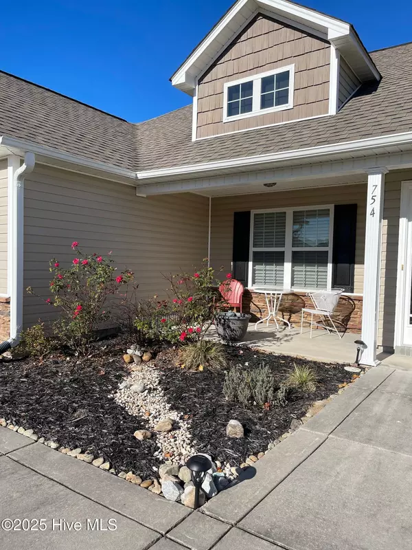 Jacksonville, NC 28546,754 Radiant DR