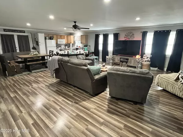 Whiteville, NC 28472,89 Woodland RD