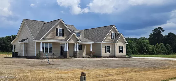 Clinton, NC 28328,145 Eagle Point LN