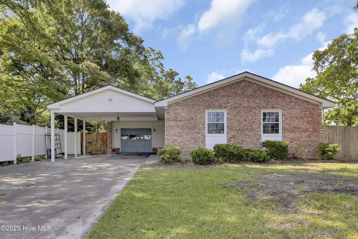 Jacksonville, NC 28540,121 E Doris AVE