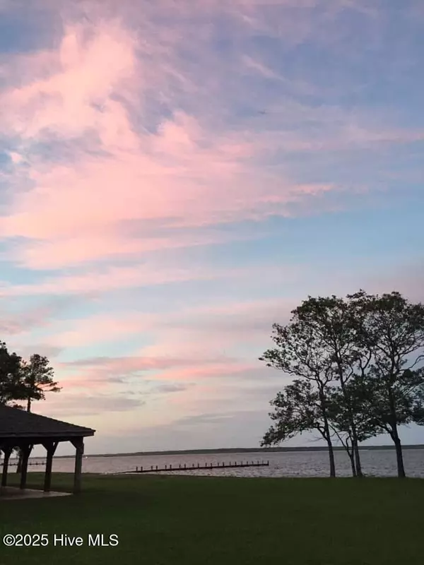 Knotts Island, NC 27950,213 Martin Farm LN