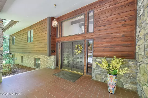 Chapel Hill, NC 27516,110 Wolfs TRL