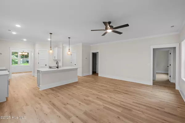Burgaw, NC 28425,105 N Lloyd Street ST