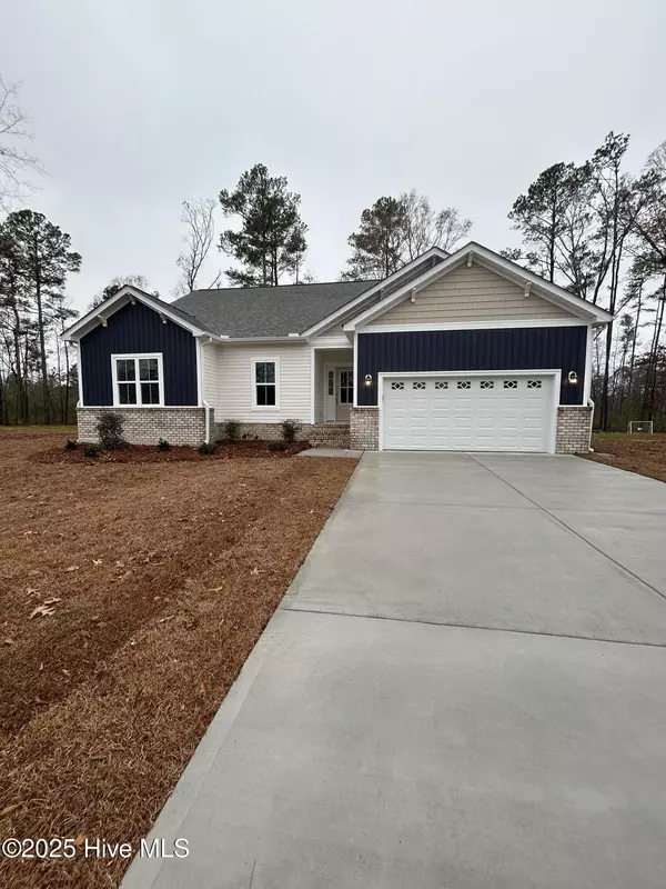 2410 Starling LN, New Bern, NC 28562