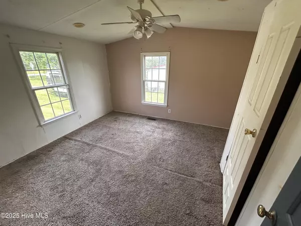Pinetops, NC 27864,5695 Nc 43