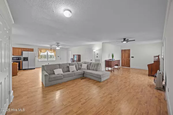 La Grange, NC 28551,303 E Railroad ST