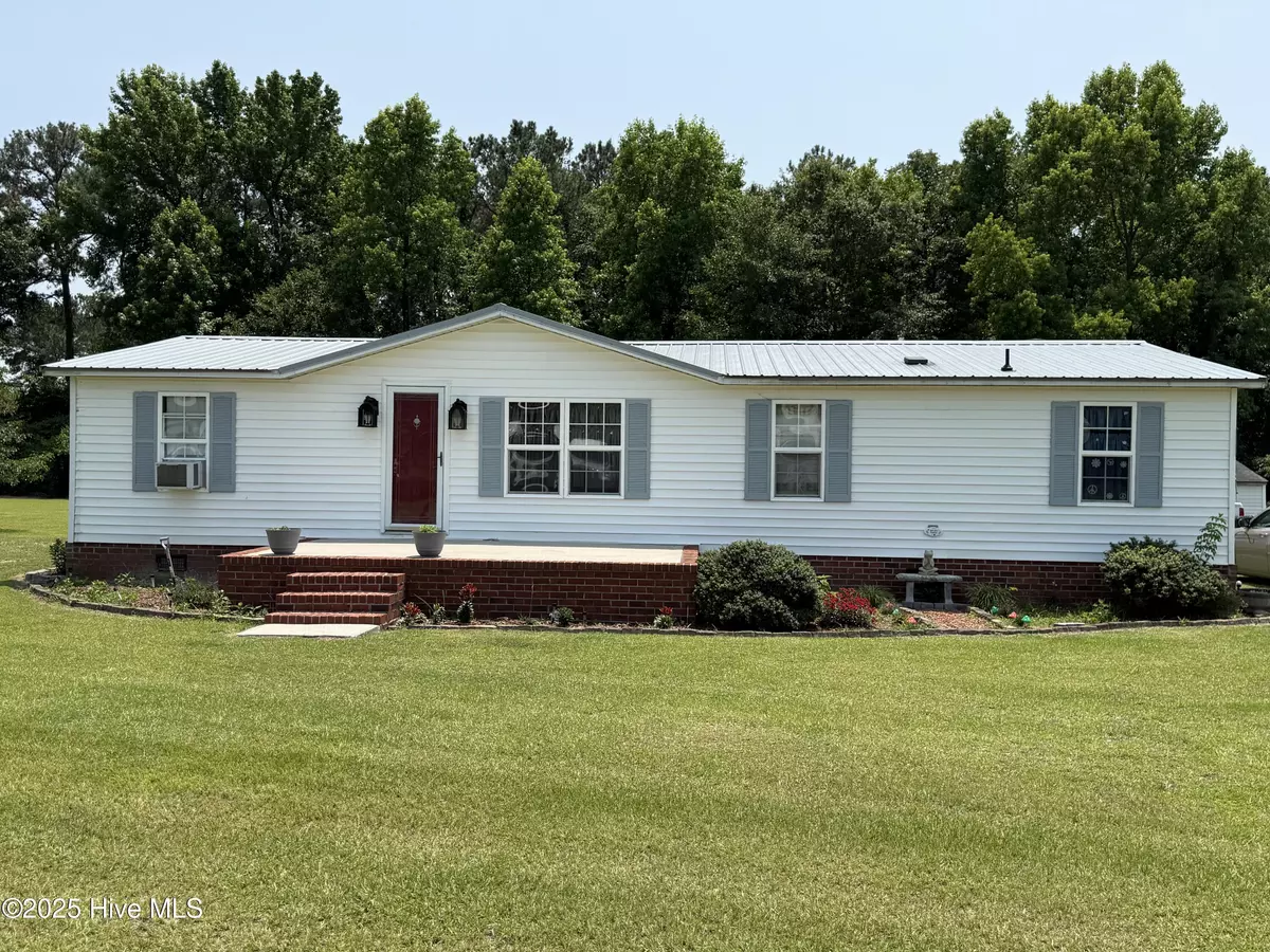 Clinton, NC 28328,504 Darkhorse LN