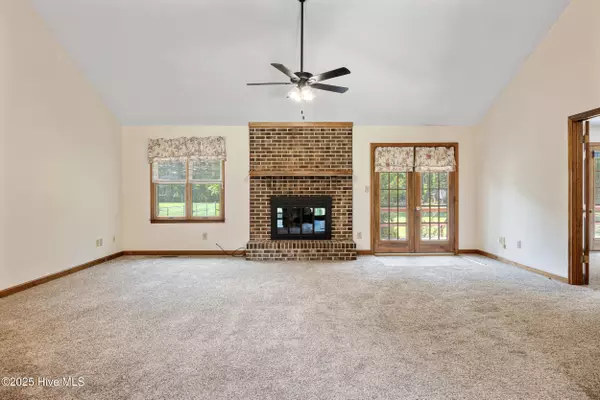 Camden, NC 27921,120 Pine ST