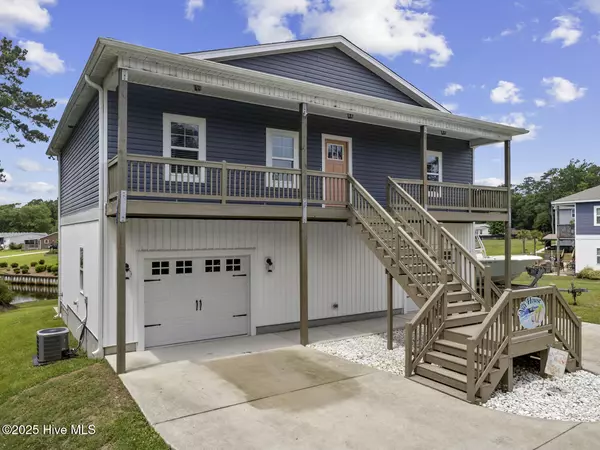 Sneads Ferry, NC 28460,452 Crows Nest LN
