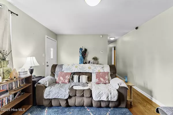 Jacksonville, NC 28540,608 Henderson DR