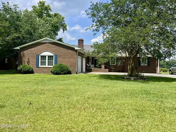 120 Hillcrest DR,  Washington,  NC 27889