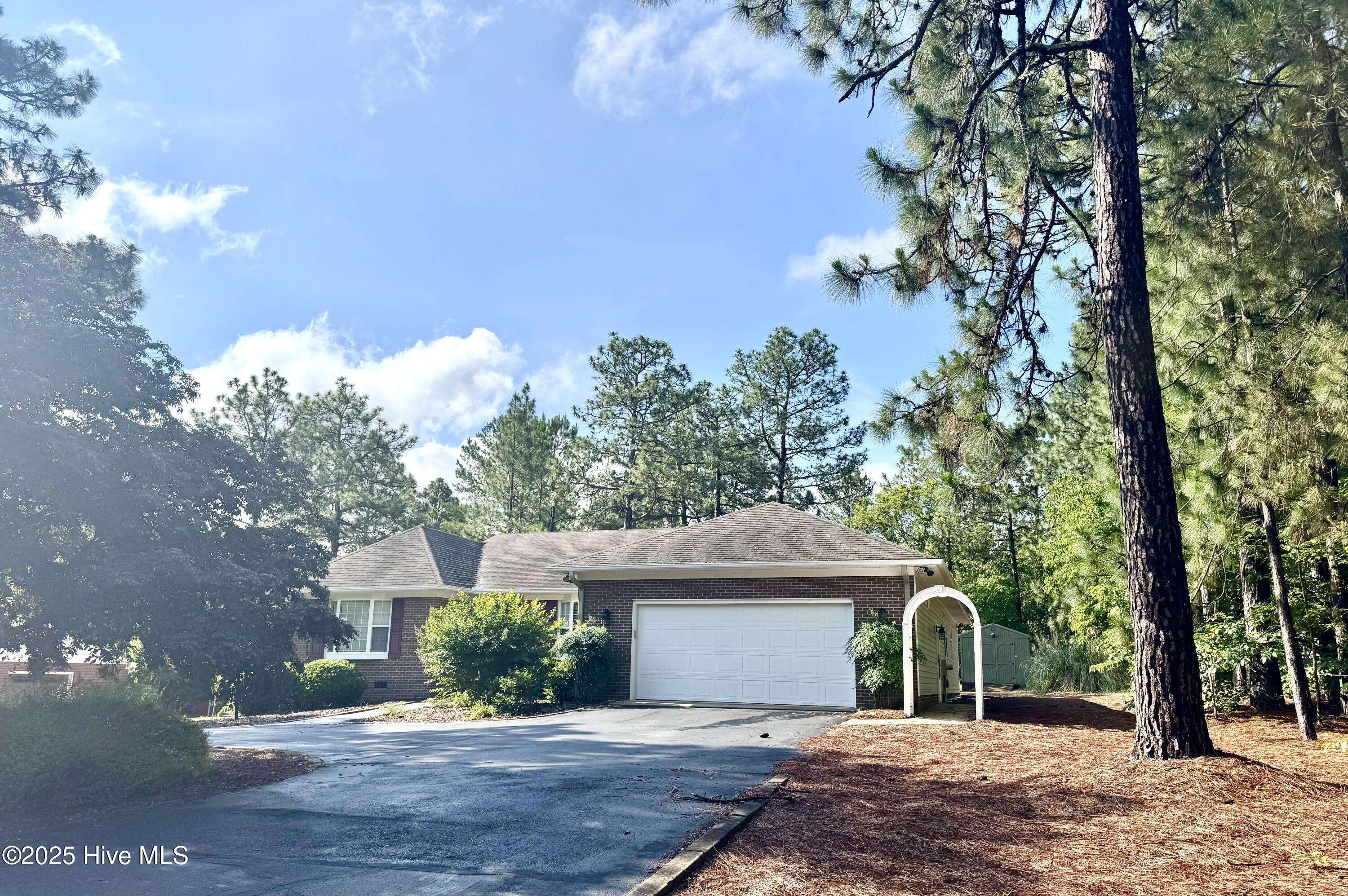 Whispering Pines, NC 28327,20 Shadow DR