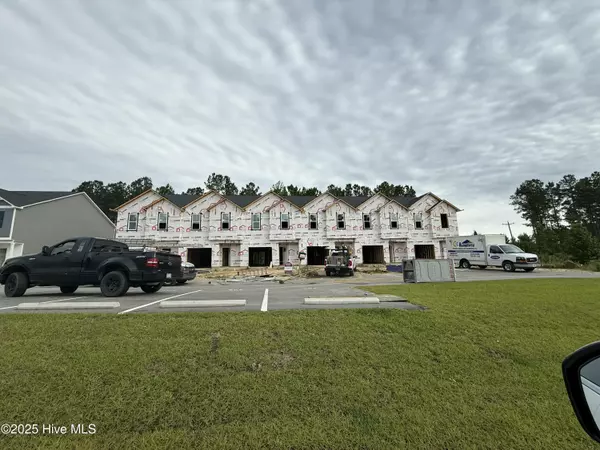 200 Crab Claw Spit LN, Jacksonville, NC 28546