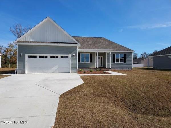 640 Bright Harvest DR, Maysville, NC 28555