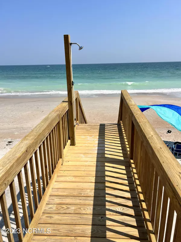 North Topsail Beach, NC 28460,1238 New River Inlet RD