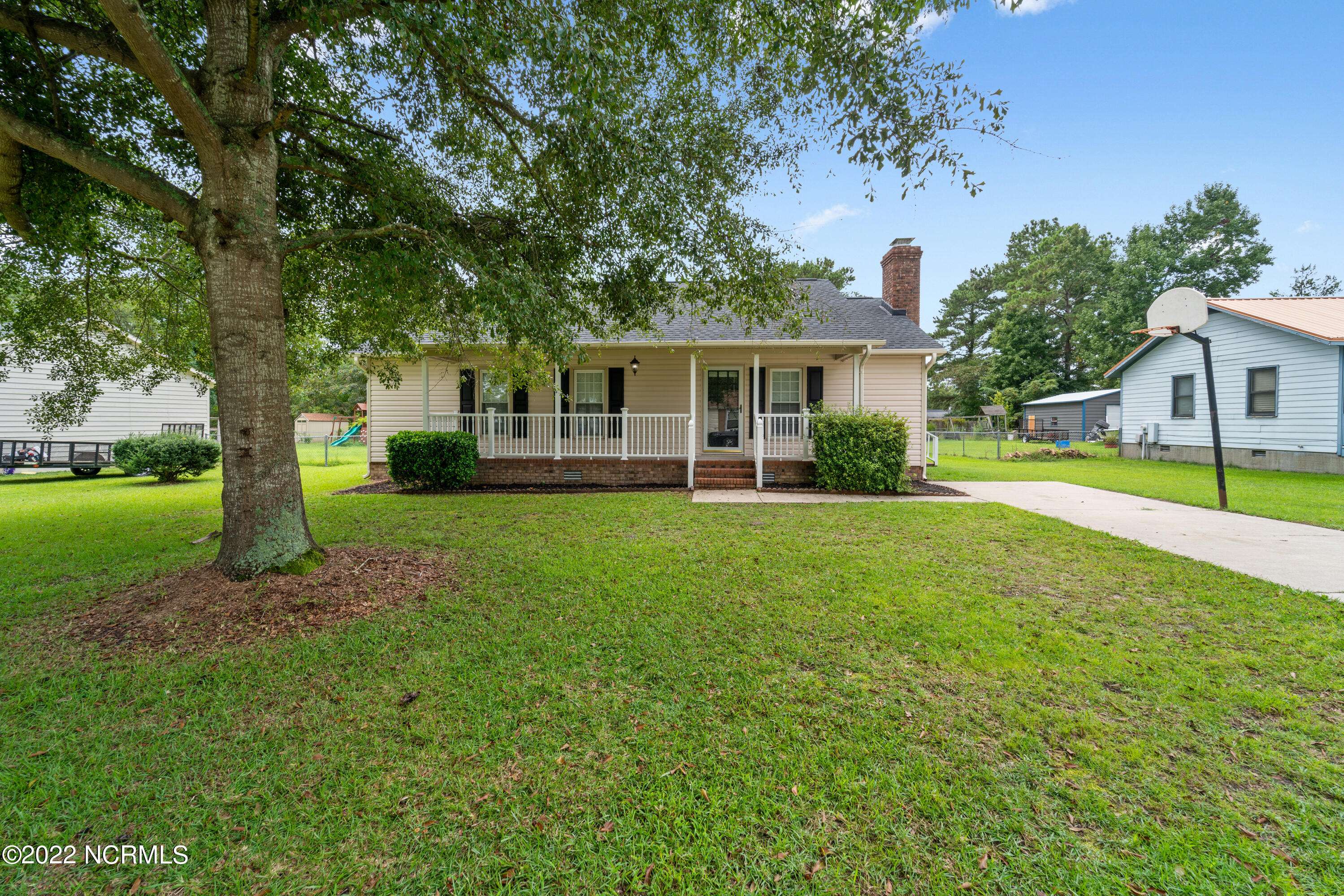 206 Lorraine CT, Jacksonville, NC 28540