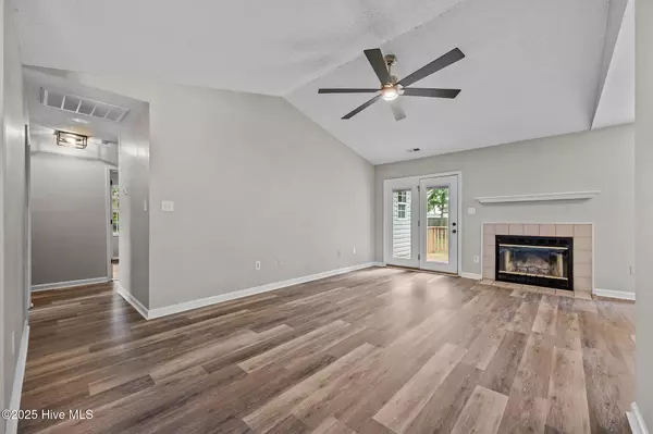 Jacksonville, NC 28540,207 Winter RD