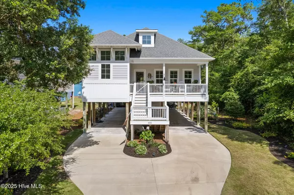 Oak Island, NC 28465,322 NE 42nd ST