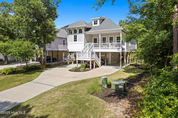 Oak Island, NC 28465,322 NE 42nd ST