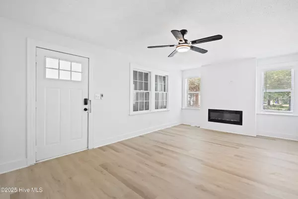 Greenville, NC 27834,214 Arlington CIR