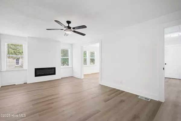 Greenville, NC 27834,214 Arlington CIR
