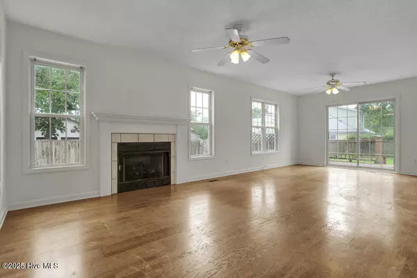 Southport, NC 28461,1372 E Boiling Spring RD