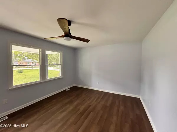 Clinton, NC 28328,104 Michael ST