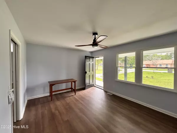Clinton, NC 28328,104 Michael ST