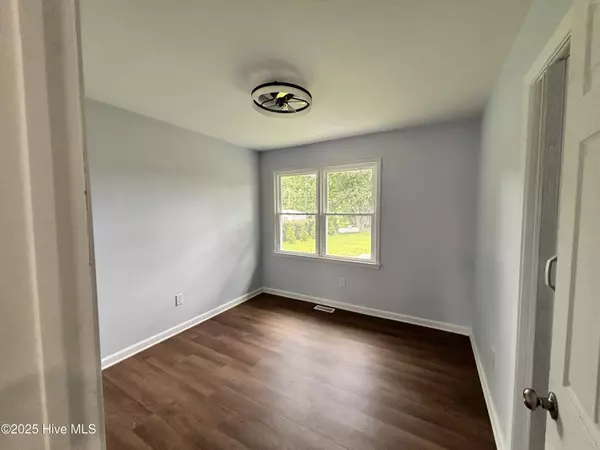 Clinton, NC 28328,104 Michael ST