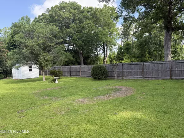 New Bern, NC 28562,208 Canterwood LN