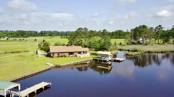 Belhaven, NC 27810,181 Dallas Paul RD