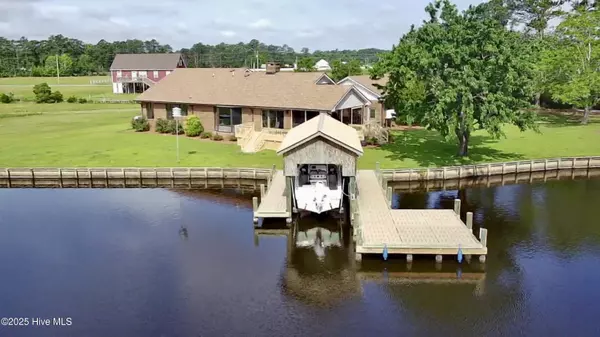 Belhaven, NC 27810,181 Dallas Paul RD