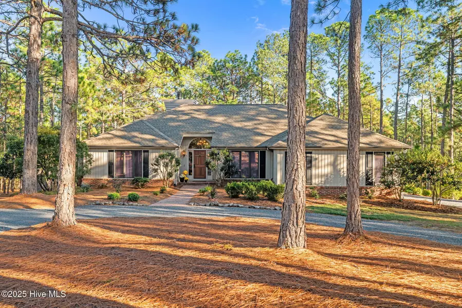 12 Kippen CT, Pinehurst, NC 28374