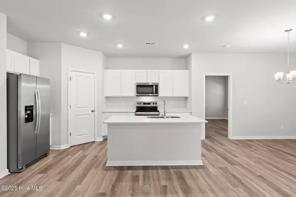 Supply, NC 28462,122 Maymont ST NW